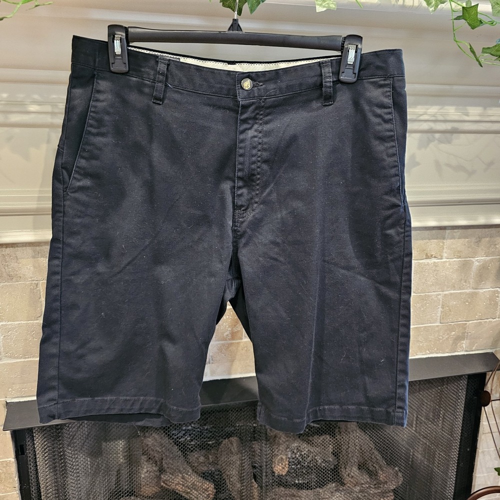 Volcom Mens Black Chino Shorts 36 Corpo Cless